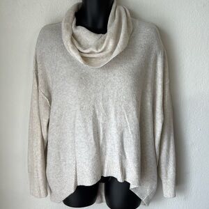 American Eagle Turtle Neck Sweater‎